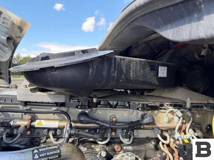 2012-freightliner-cascadia-125-image-45