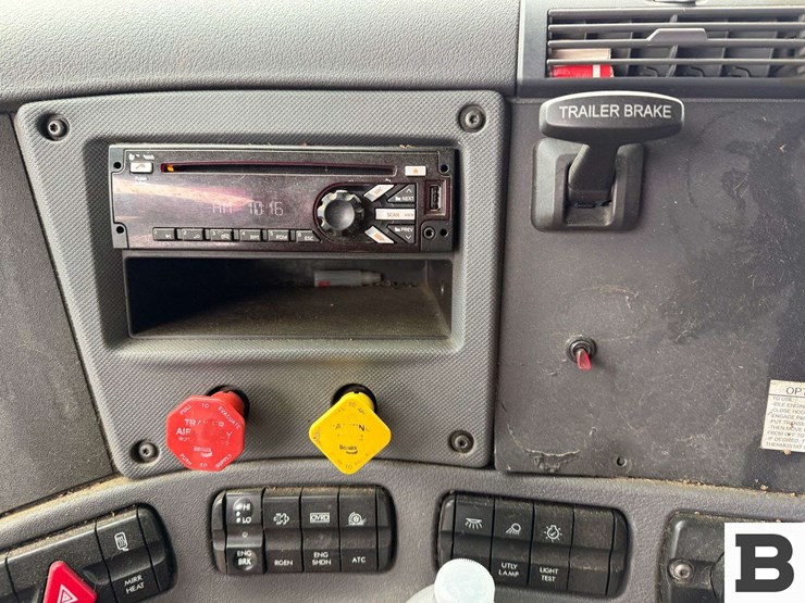 2018-freightliner-cascadia-125-image-63