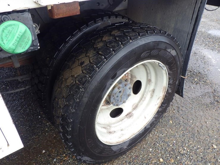 2017-ford-f550-image-13