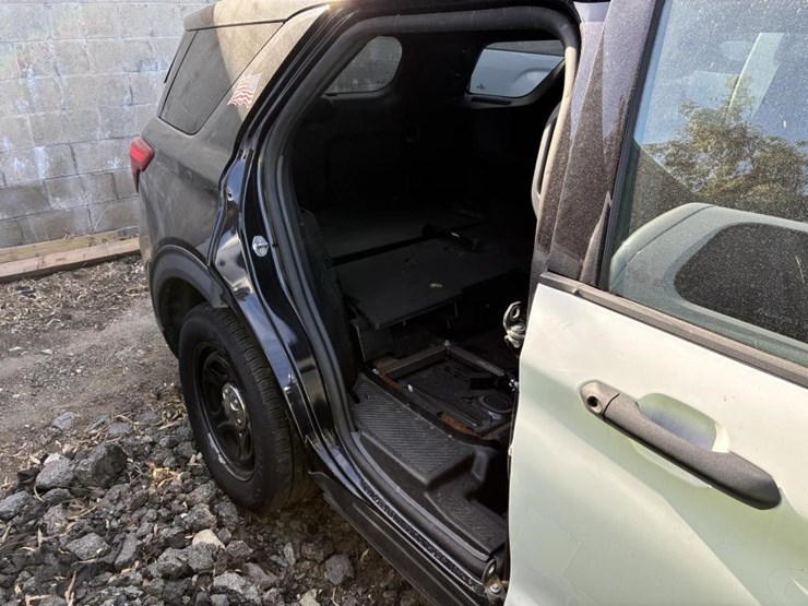 2020-ford-explorer-police-interceptor-image-9