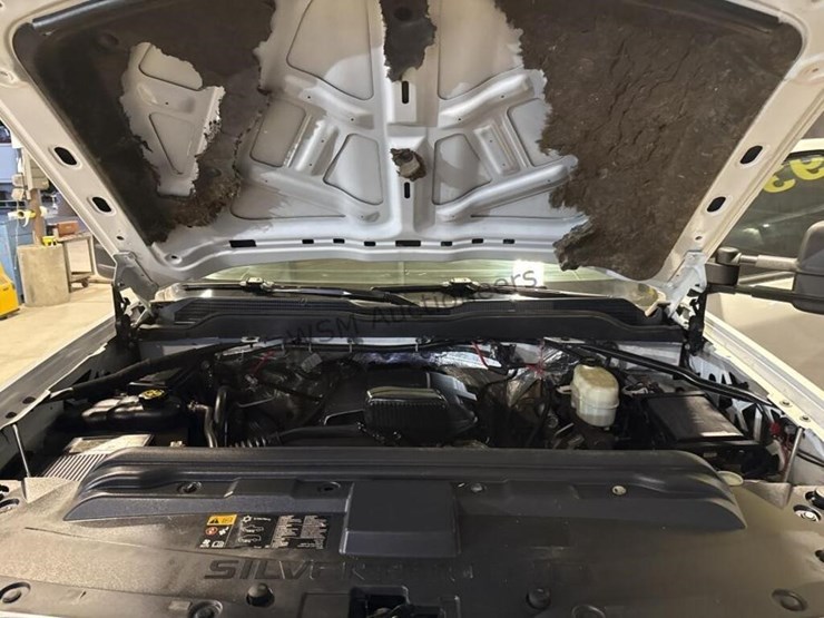 2015-chevrolet-silverado-3500hd-image-15