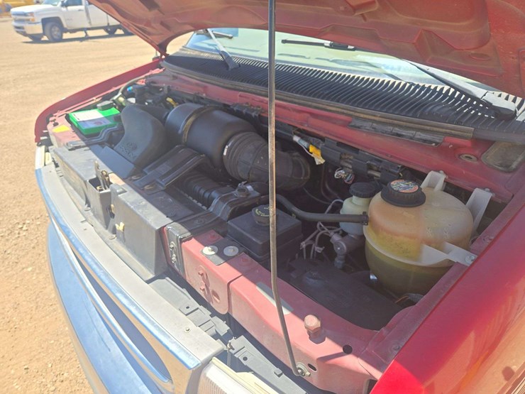 1998-ford-e150-econoline-cargo-van-3d-image-20
