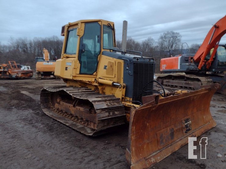 2005-deere-700h-lgp-image-46