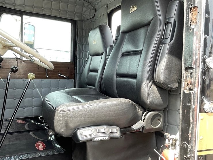 1970-peterbilt-358-image-109