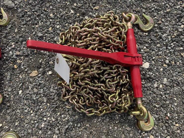 #139-•-(1)-5400-lb-ratchet-binder-&-(2)-5/16"-20'-chains-image-1