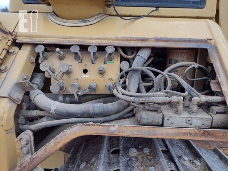 2006-caterpillar-d6n-xl-image-34
