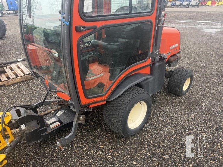 2019-kubota-f3990-image-11