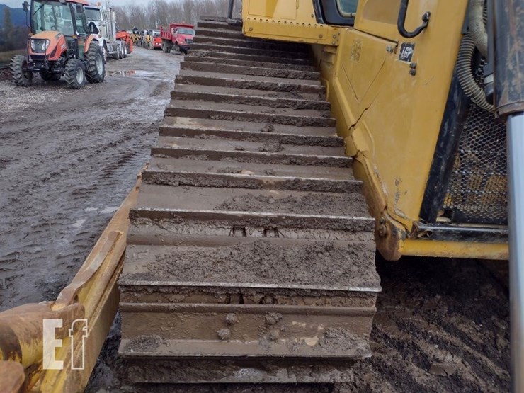 caterpillar-d6-image-37