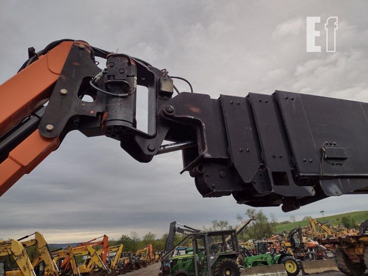 4-jlg-1200sjp-image-31