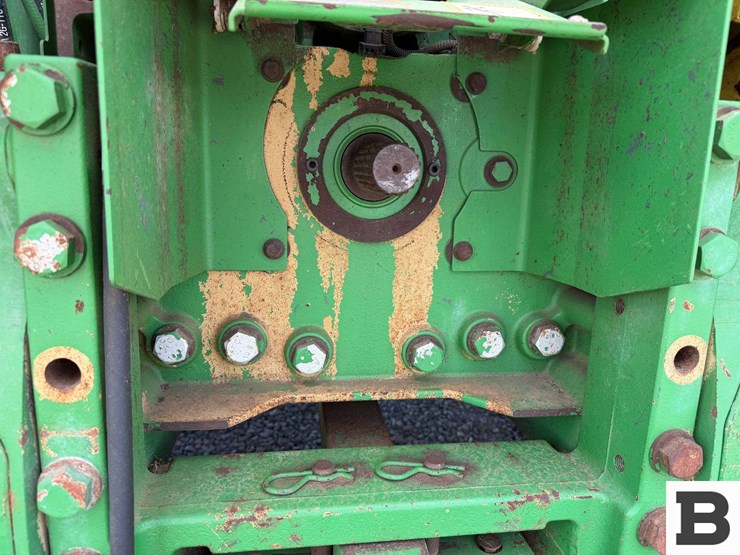 2013-john-deere-7200r-image-31