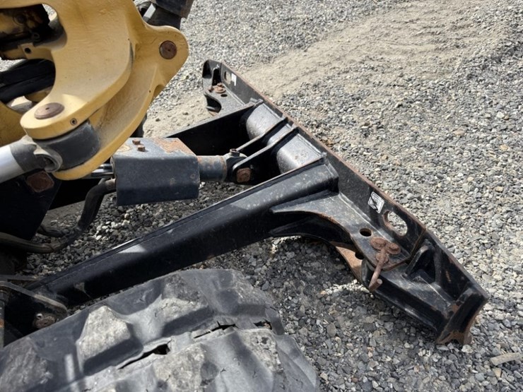 2017-caterpillar-301.7d-image-31
