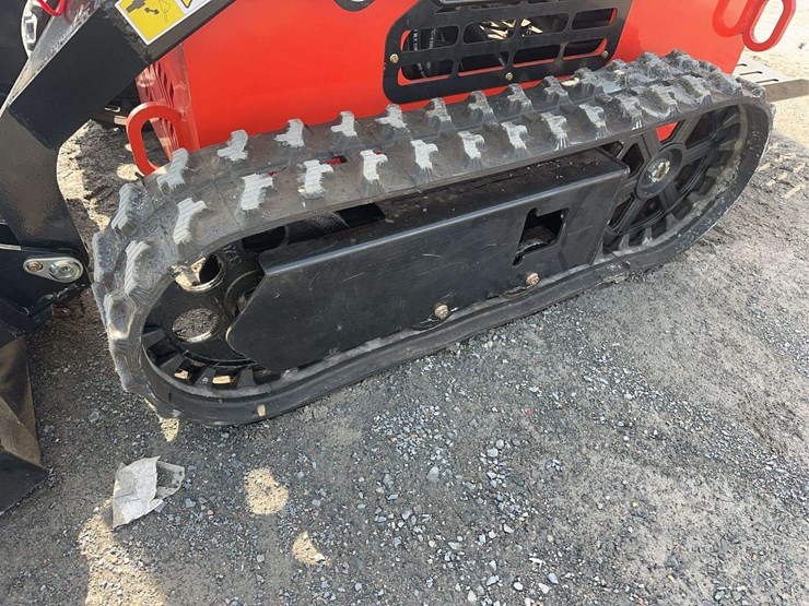 2026-future-ft380-mini-skid-steer-image-10