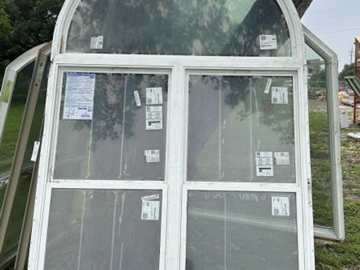 #22-•-large-window-with-arch-62-x-99-image-1