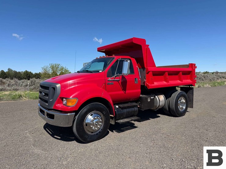 2010-ford-f750-image-2