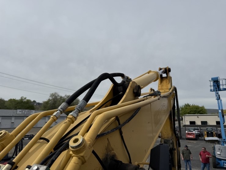 2016-kobelco-sk140sr-image-38