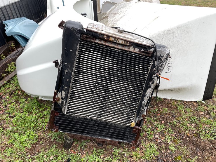 #10363-•-peterbilt-radiator-image-2