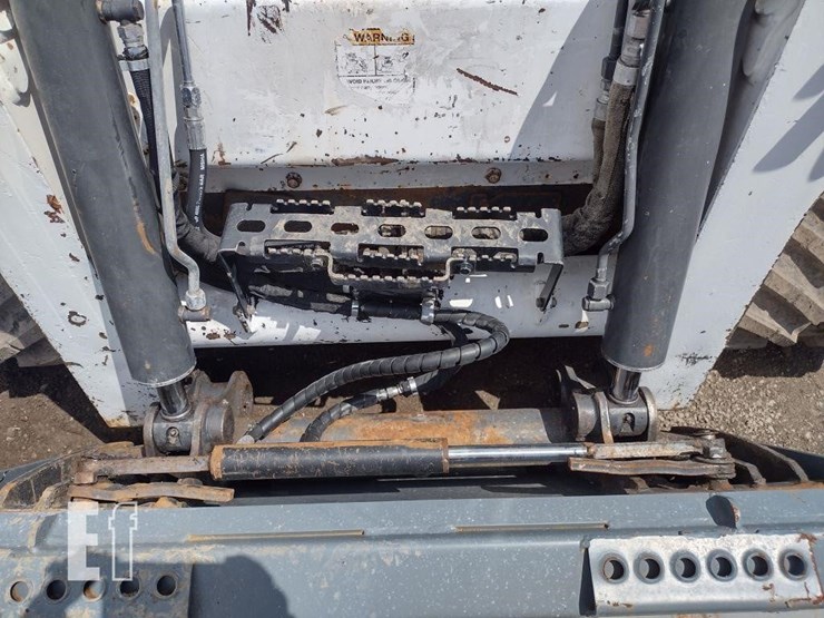 2013-bobcat-t770-image-22