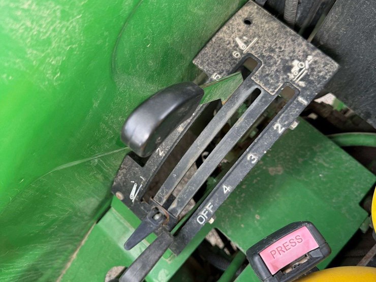 2015-john-deere-5075e-image-83