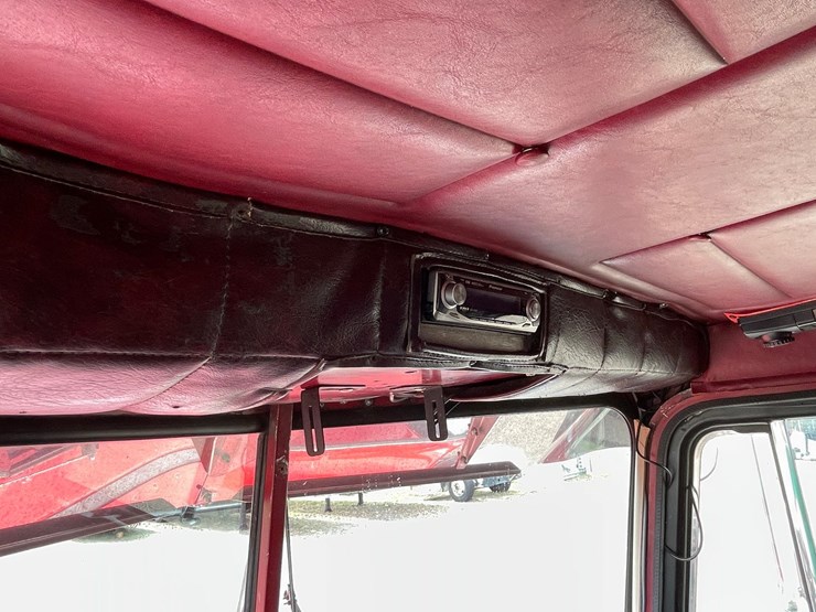 1976-peterbilt-359-image-118