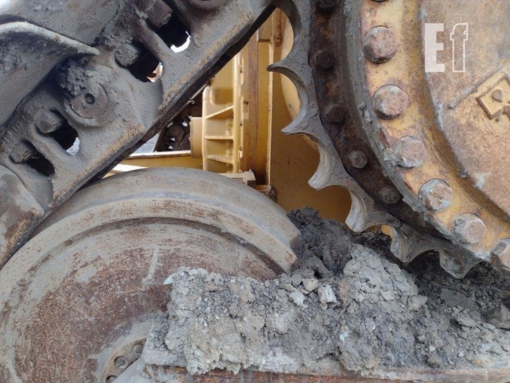 2015-caterpillar-d6t-xl-image-29