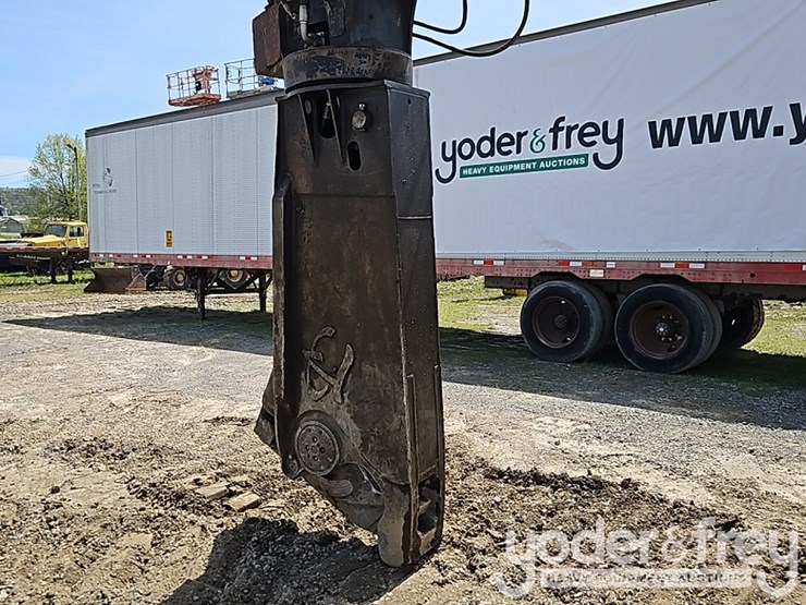 2005-komatsu-pc138-image-19