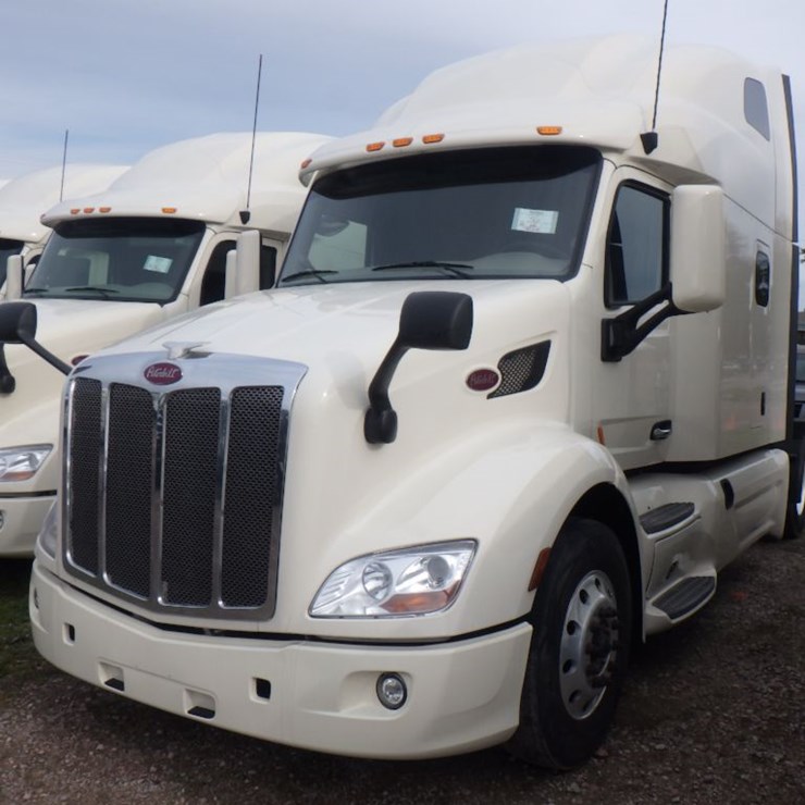 2022 PETERBILT 579