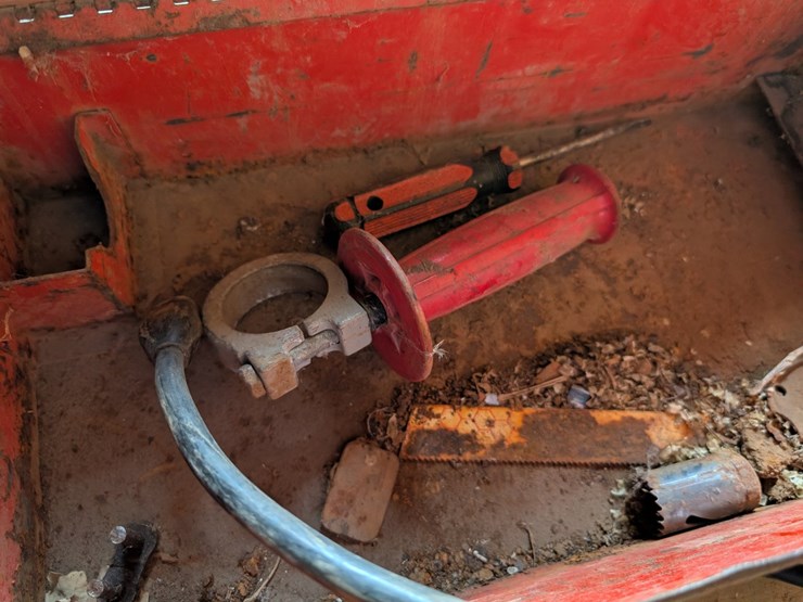 #5533-•-black-and-decker-sander-image-6