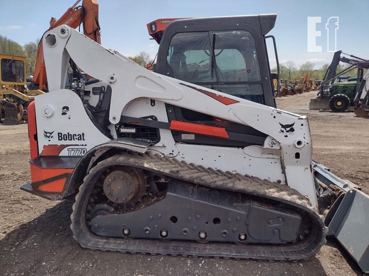 2013-bobcat-t770-image-24