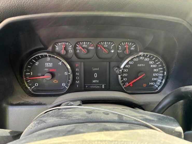 2015-chevrolet-silverado-2500-image-18