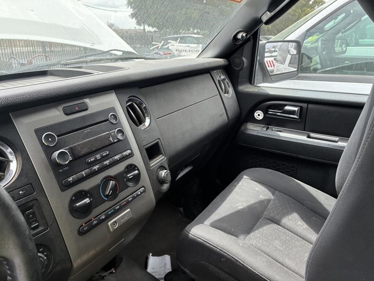 2017-ford-expedition-image-21