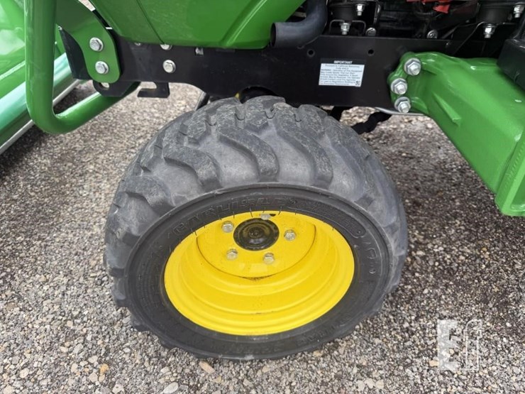 2021-john-deere-1025r-image-11
