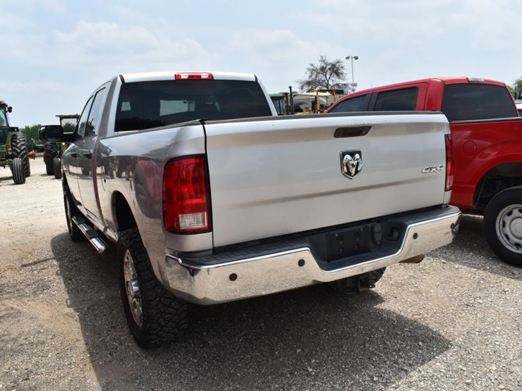 2016-dodge-2500-image-4