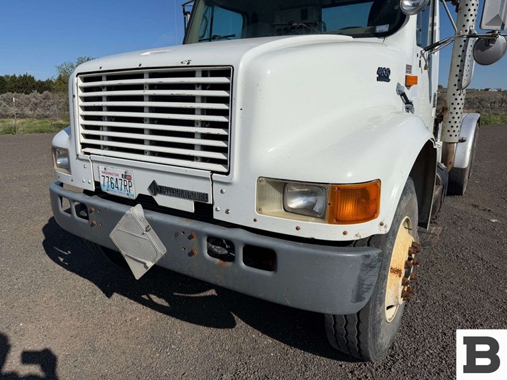 1998-international-f-4900-cab-&-chassis-truck-image-10