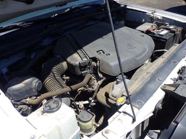 2015-toyota-tacoma-image-11