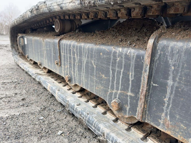 2024-case-cx37c-image-16