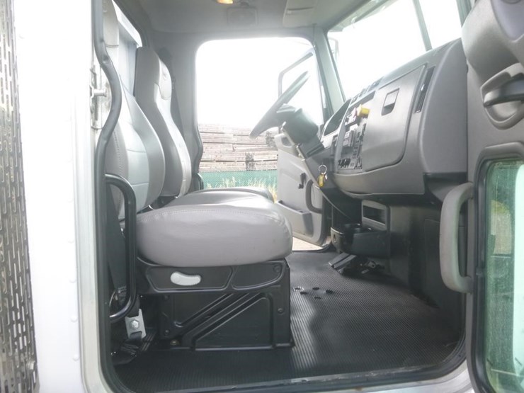 2014-auto-crane-6006h-image-18