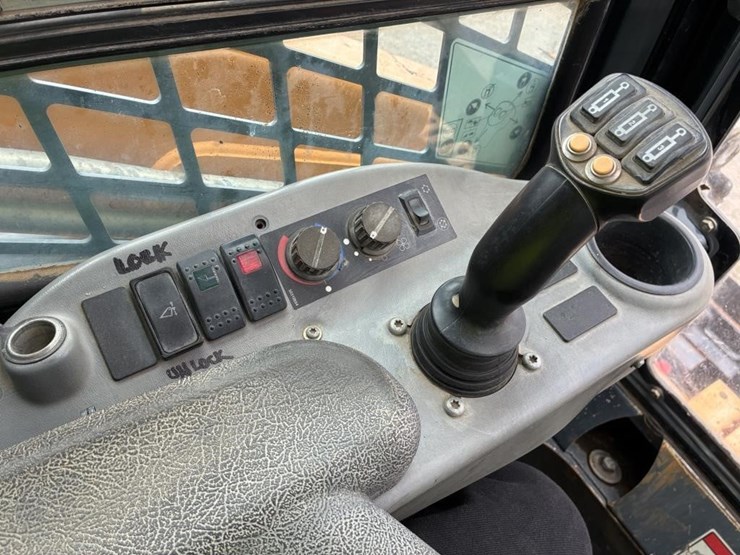 2012-mustang-2500rt-image-13