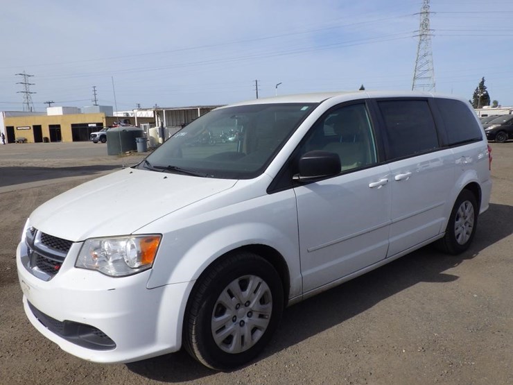 2015-dodge-grand-caravan-image-2