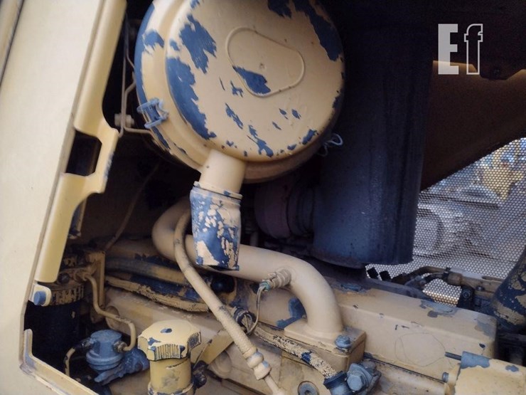 2005-deere-700h-lgp-image-42