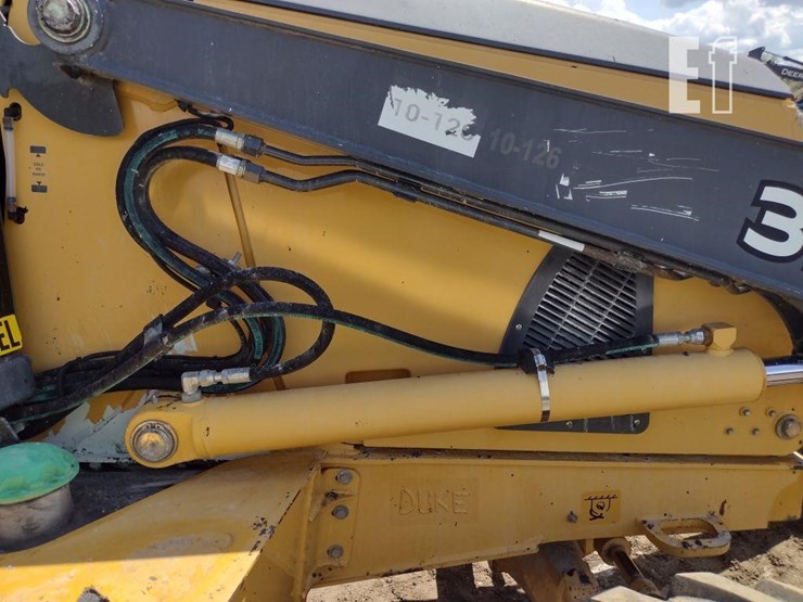 2010-deere-310j-image-31