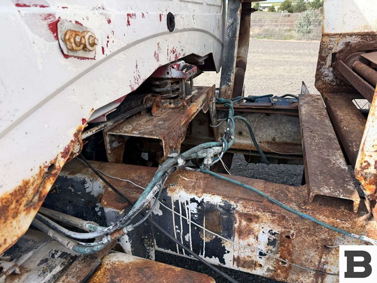 1977-international-fertilizer-truck-image-14