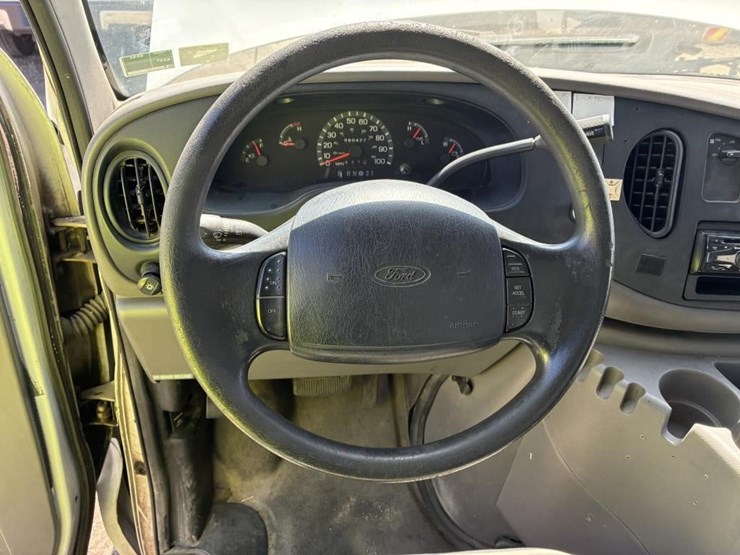 2002-ford-e350-image-14