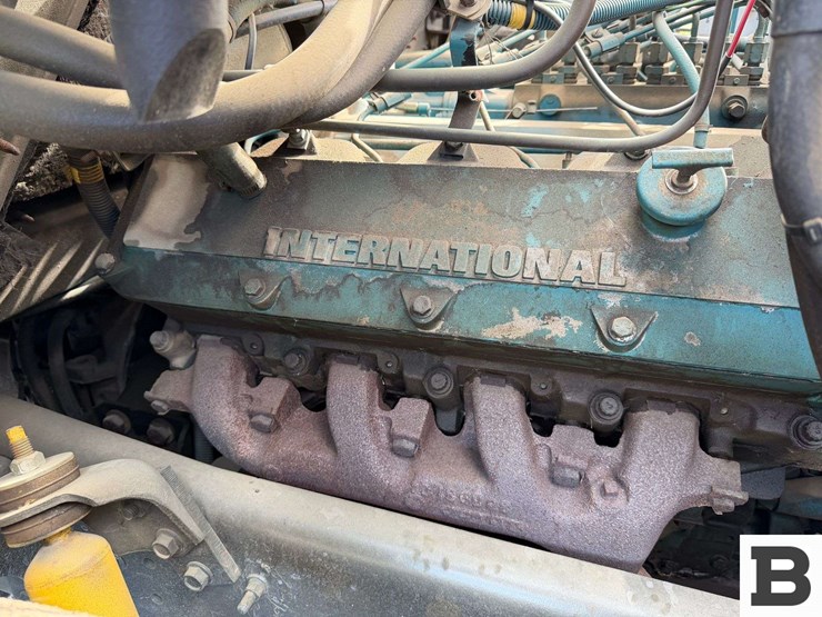 1985-international-1854-flatbed-truck-image-40