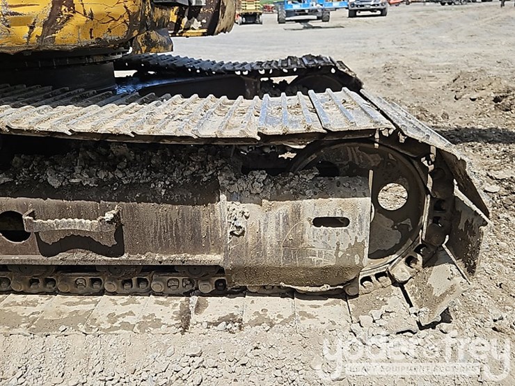 2005-komatsu-pc138-image-11