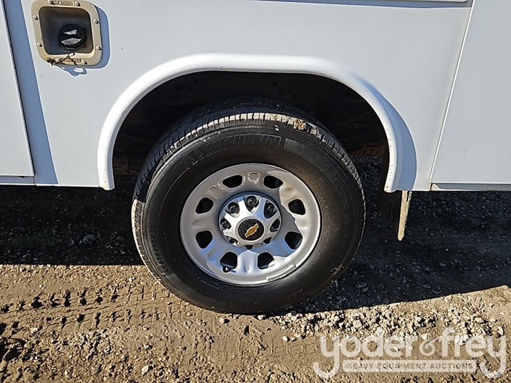 2016-chevrolet-silverado-3500hd-image-14