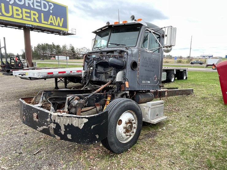 1992-peterbilt-377-image-1
