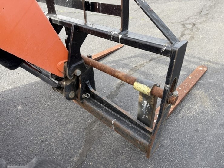 2015-sky-trak-8042-image-22