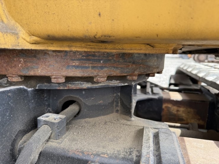 2017-caterpillar-301.7d-image-17