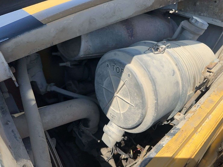 2003-caterpillar-420d-image-32