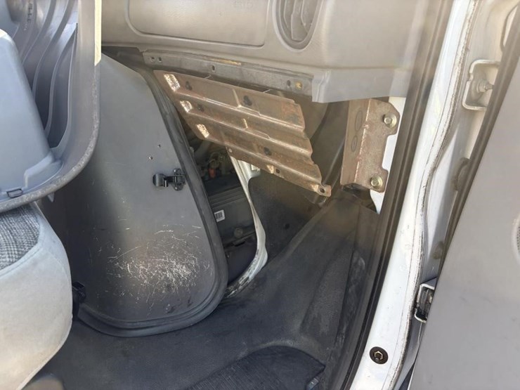 2002-ford-e350-image-10